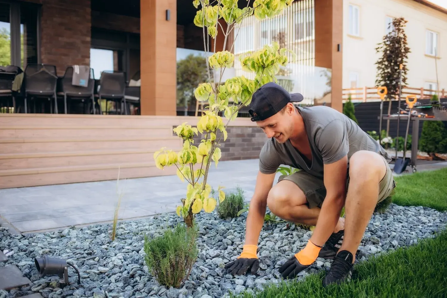 Landscaping with Gravel: Simple, Beautiful Ways to Use Crushed Rock, River Rock, Pea Gravel, and More