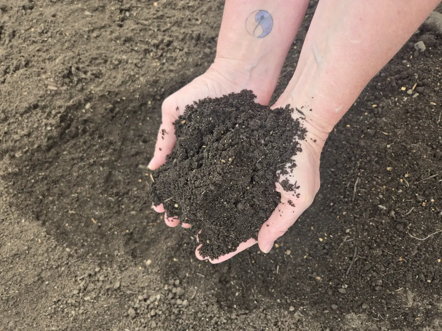 3-Way Topsoil landscape material