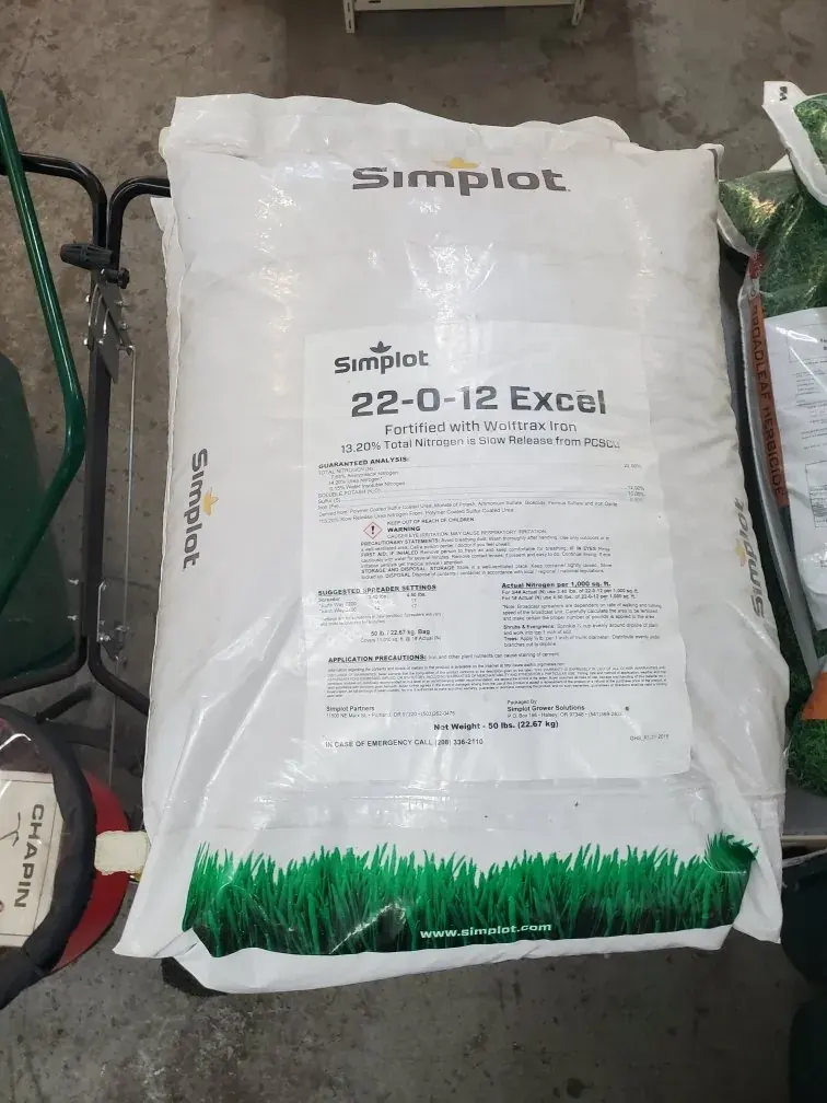 Fall & Winter Lawn Fertilizer 22-0-12 landscape material