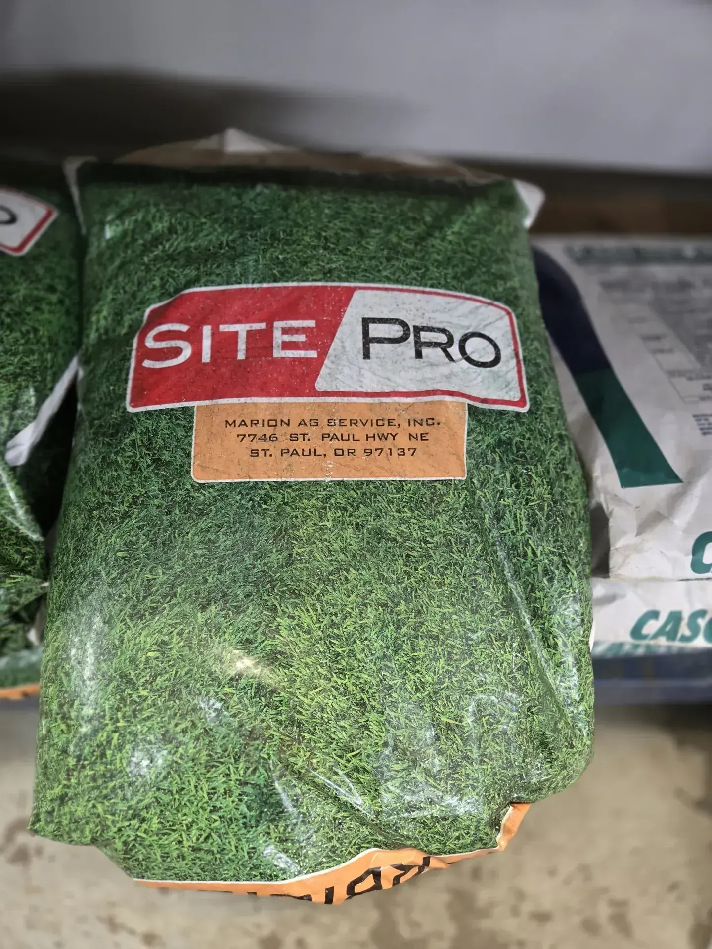 Weed & Feed Fertilizer landscape material