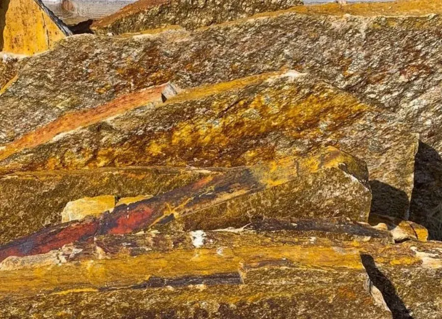 Flagstone landscape material